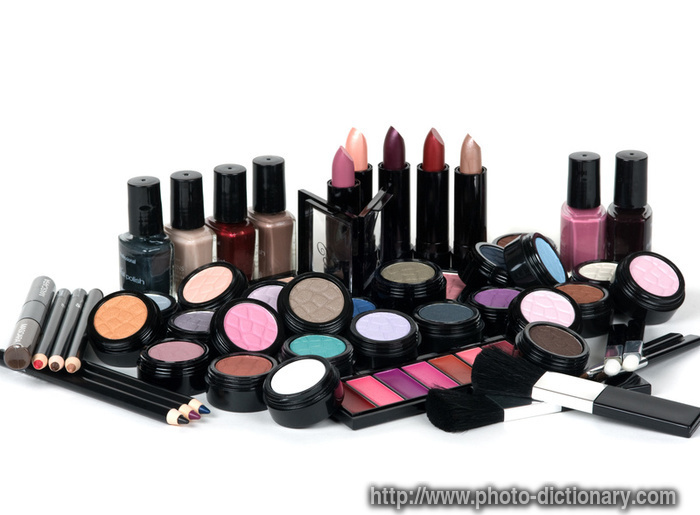 makeup set - photo/picture definition at Photo Dictionary - makeup set